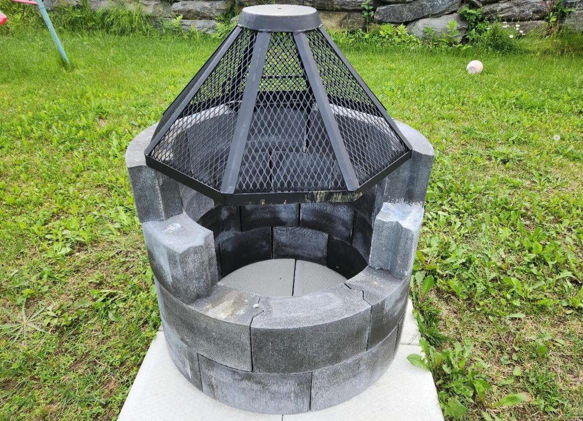 Maison Chaleureuse, Energetique Et Florale Sherbrooke Eksteriør bilde