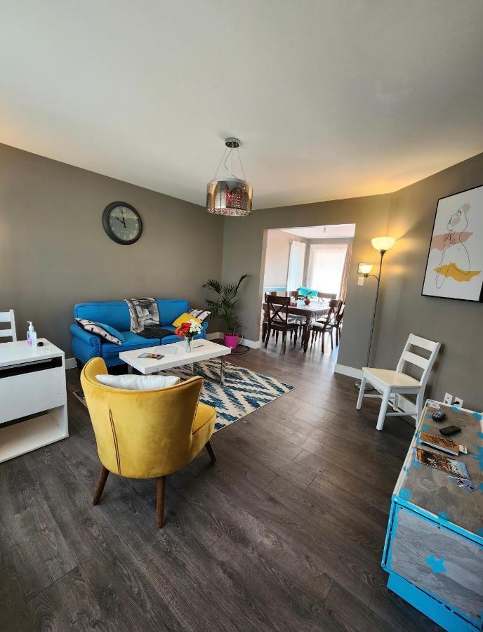 Maison Chaleureuse, Energetique Et Florale Sherbrooke Eksteriør bilde