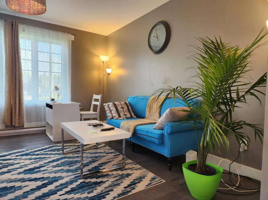Maison Chaleureuse, Energetique Et Florale Sherbrooke Eksteriør bilde
